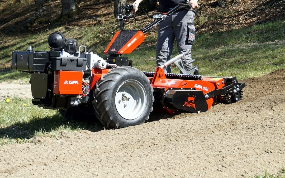 Köppl CC12 mit SVU 70 – Leistungsstarke Bodenbearbeitung mit Umkehrfräse
